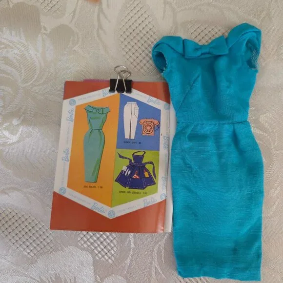 Vintage Barbie Doll with Accessories in GREAT Condition - Picture 7 of 12